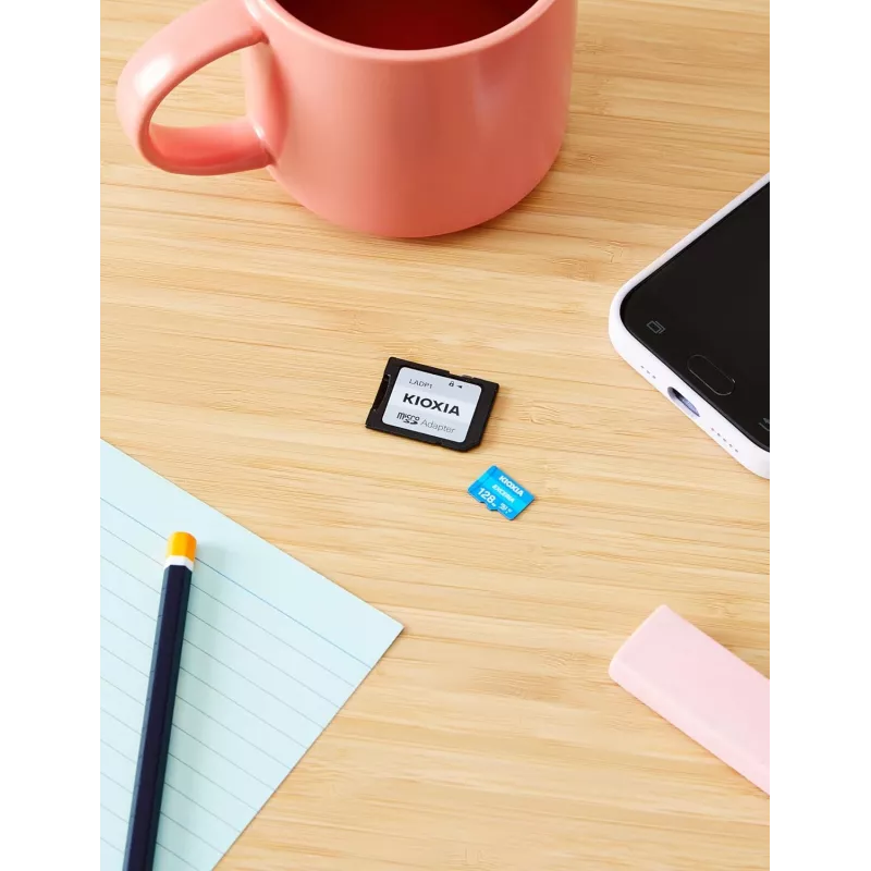 Carte microSD Kioxia EXCERIA 128 Go – UHS-I U1 C10 avec adaptateur SD | Disponible à Mayotte